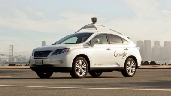 谷歌在大数据的基础上研发了无人驾驶汽车